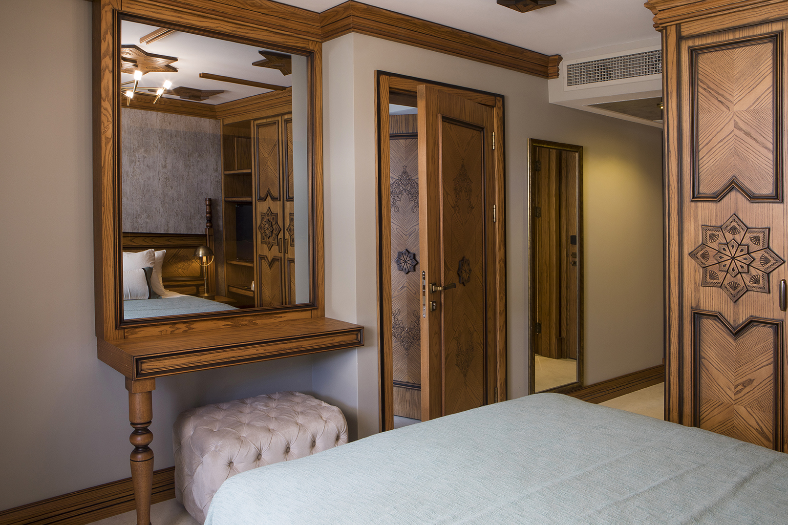 Geçişli aile odası