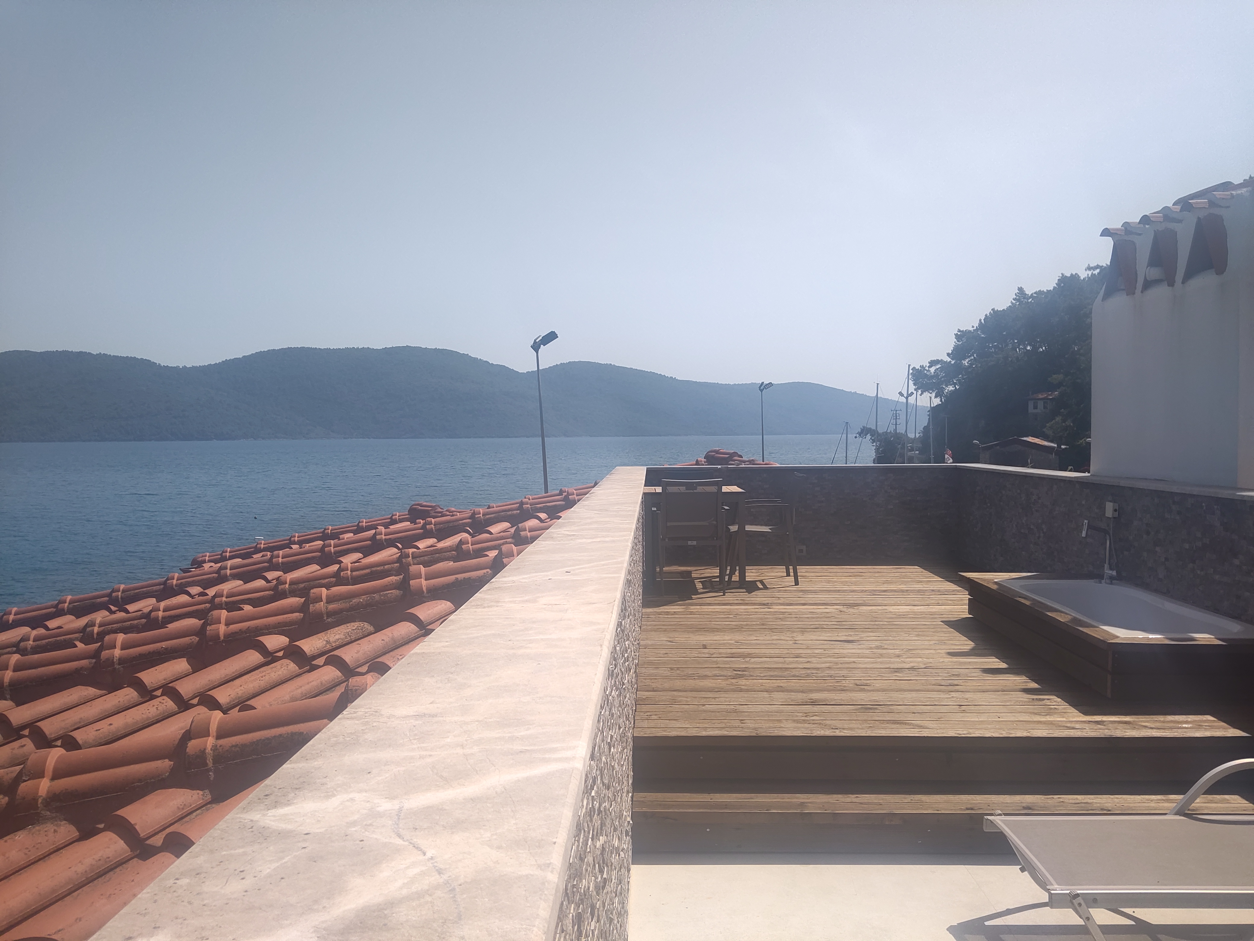 Deluxe-2 Oda (Terası Jakuzili)