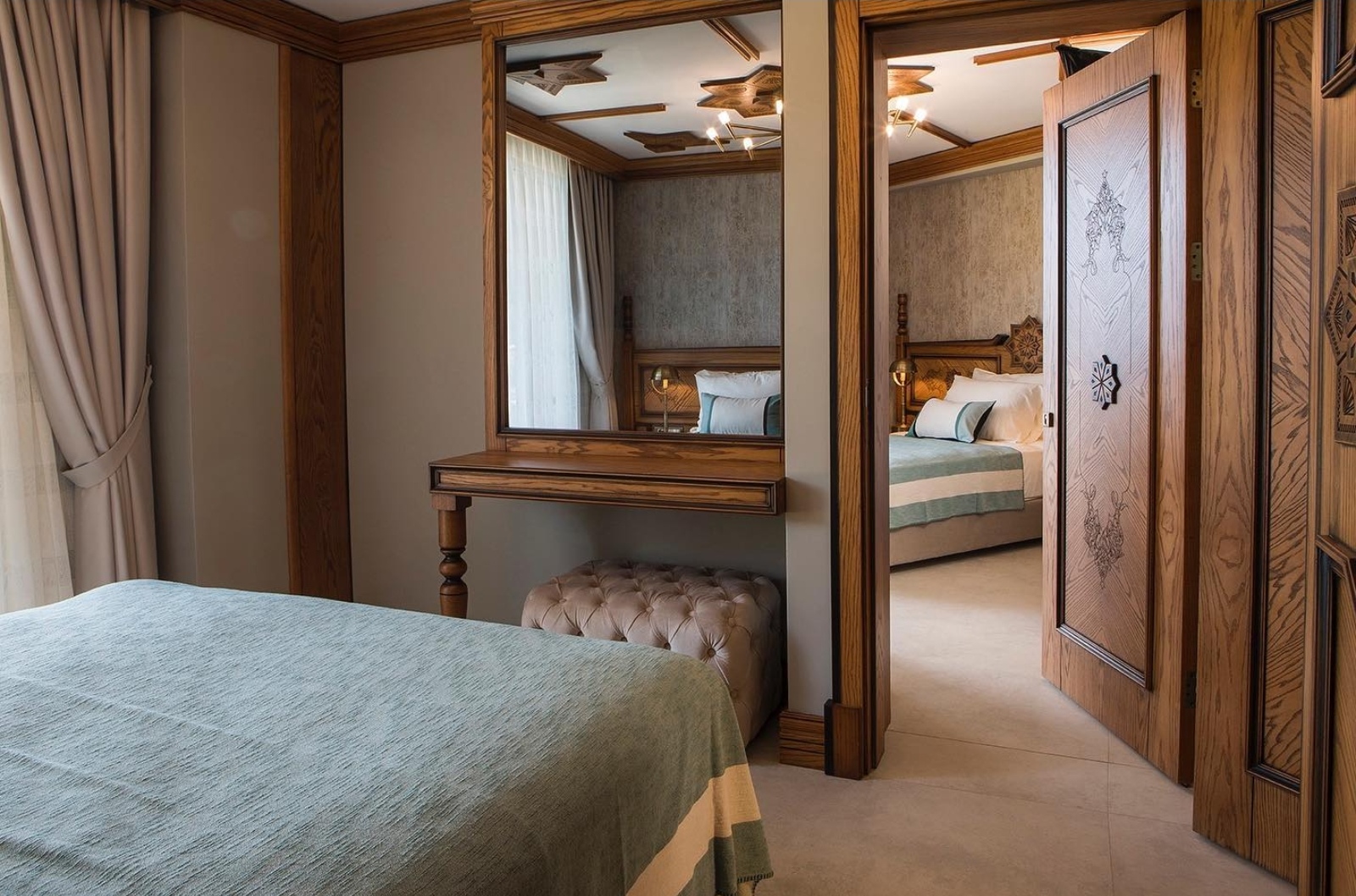 Geçişli aile odası