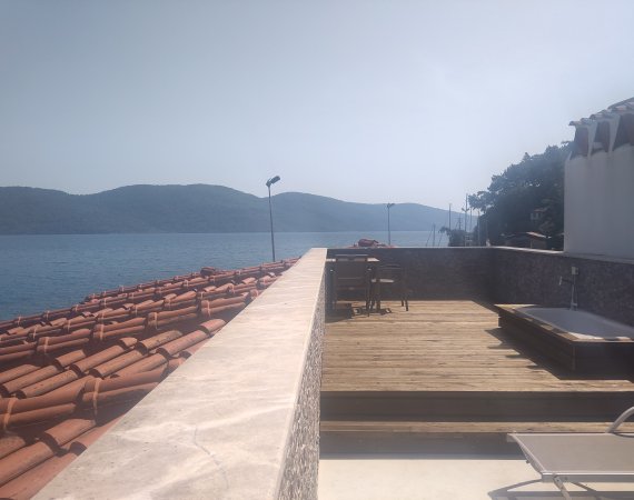 Deluxe-2 Oda (Terası Jakuzili)