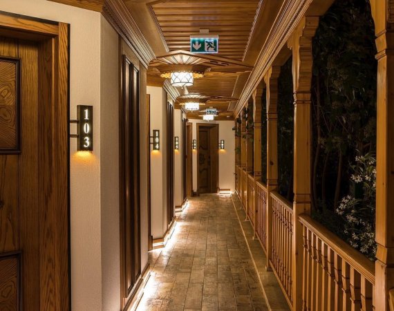 Geçişli aile odası